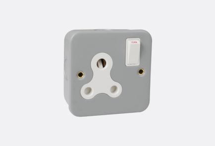 TH9119-15 1 Gang White Single Round 3 Pin Wall Socket
